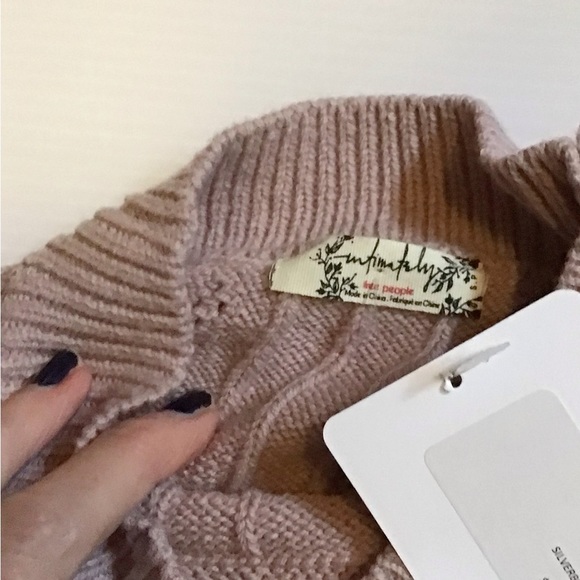 Host pick!π©·Rare!Free People Boho crop sweater - Picture 5 of 7